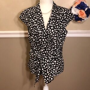 NWOT Anne Klein polka dot button top w/ waist tie